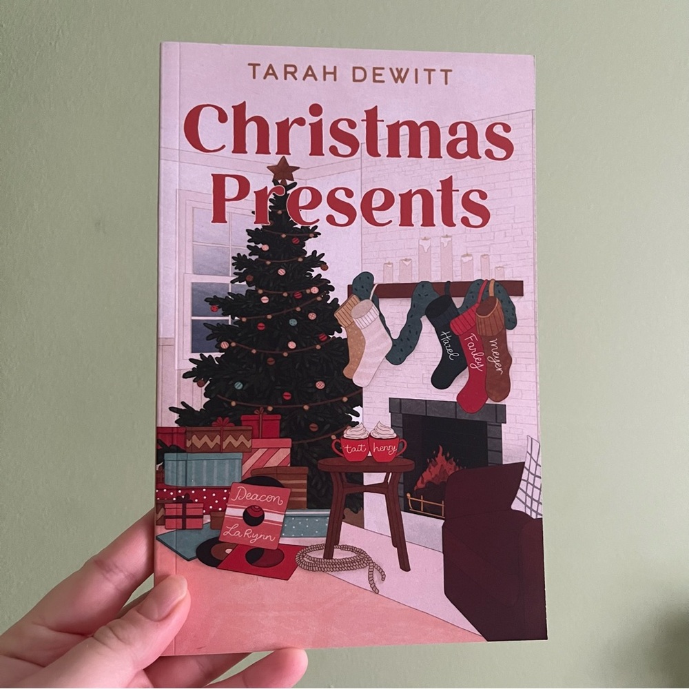 📚 4/25$ 📚 Christmas Presents Novella by Tarah Dewitt